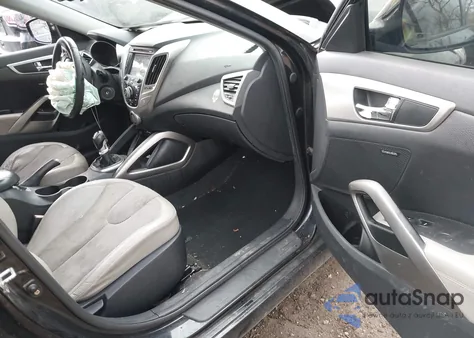 2012 Hyundai Veloster Base W/Gray z USA, uszkodzony, nr VIN KMHTC6AD7CU067762